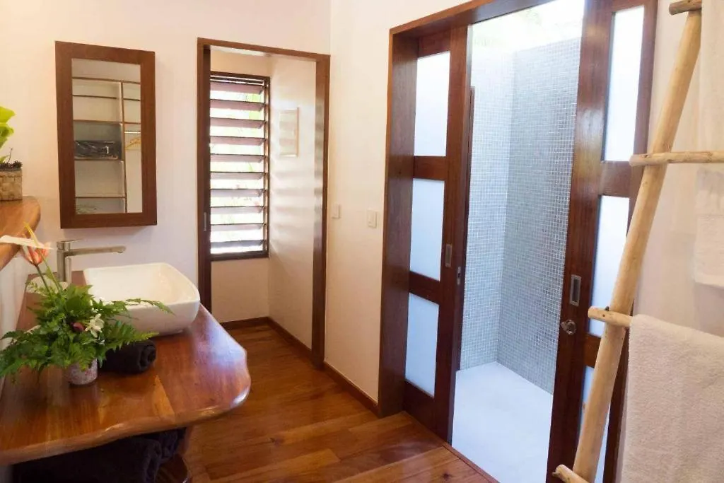 Moorea Reef Bungalows 0*,